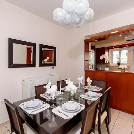 Voula's Place Apartment *