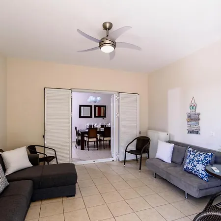 Voula's Place Apartment *