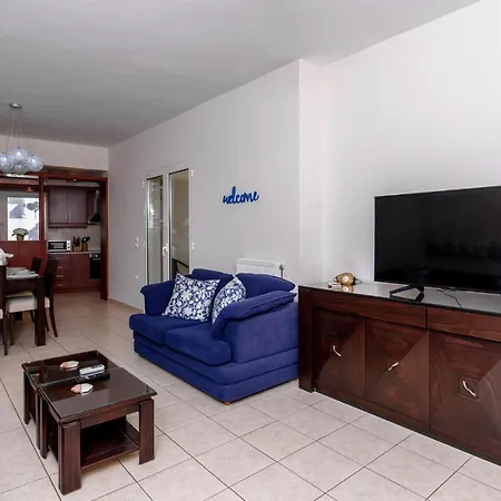 Voula's Place Apartment
